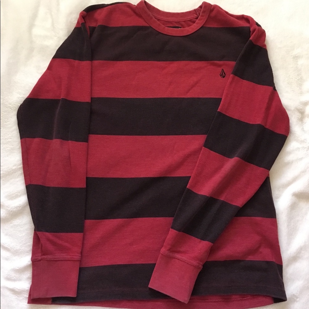 Volcom sweater